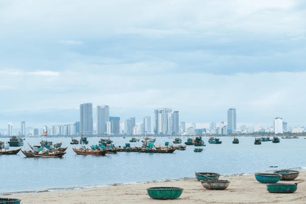 My Khe Beach offers a fantastic place to unwind with its soft white sands and clear waters all year round (Source: Pexels)